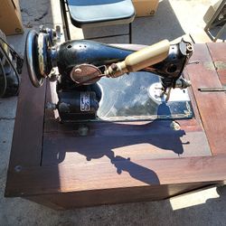 Vintage Sewing Machine EL Rey