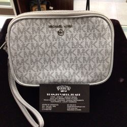 Michael Kors Double Zip Wristlet 