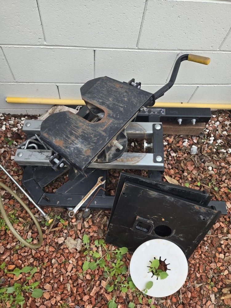 Pull Rite Super Glide 2700 5th Wheel Hitch