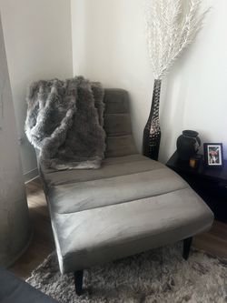 Z gallerie lounge chair