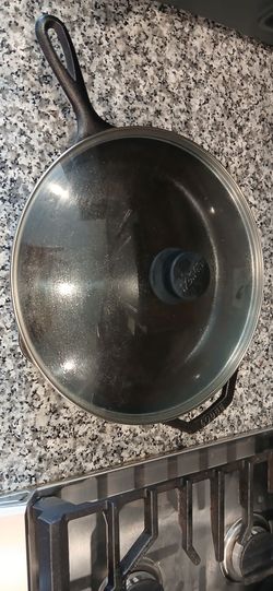 12 Inch Lodge Skillet with lid. Like new