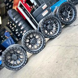 🚘🚨New set LOCK OOF-ROAD 17x9inch , 6lugs Toyota Tacoma and Chevy Silverado