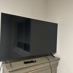 PENDING Vizio D-Series 40" Full HD Smart TV