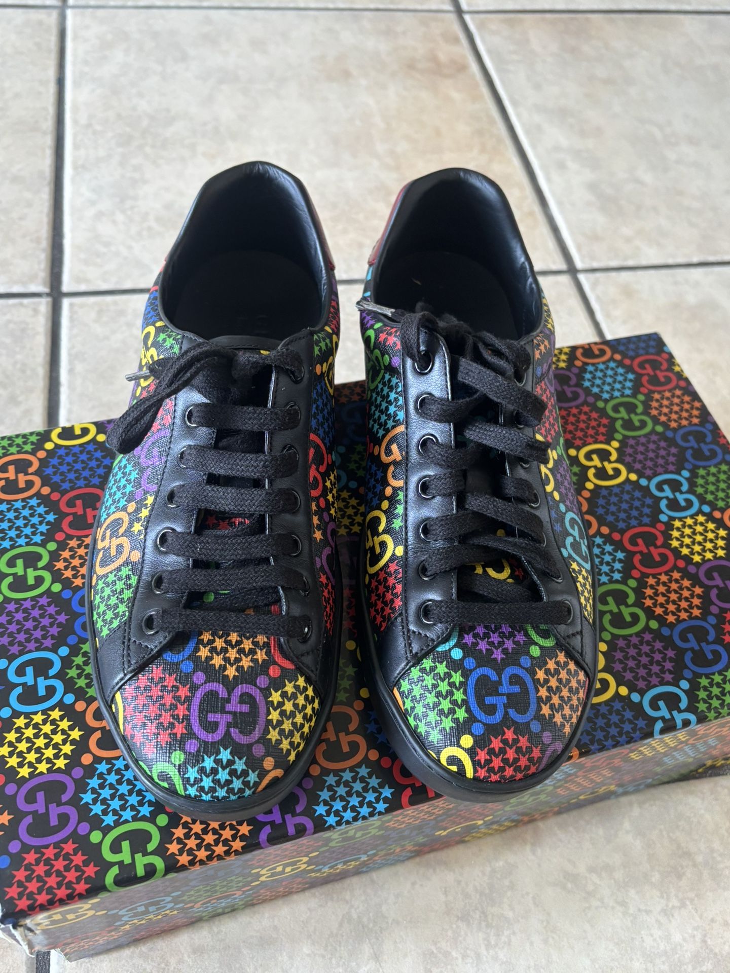Gucci shoes 8.5 multi color