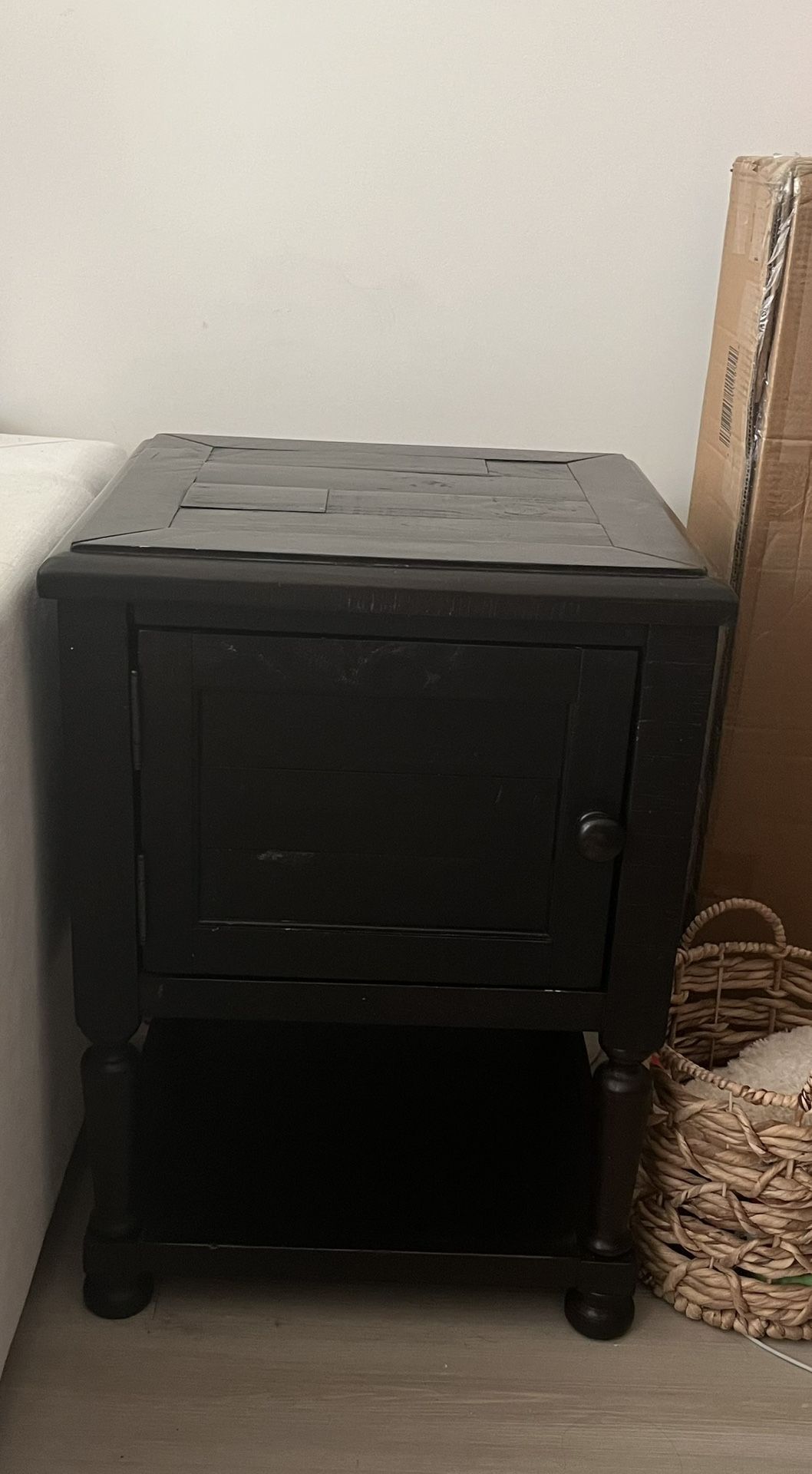 Solid Wood End Table With Large Storage Compartment