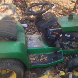 John Deere 335 Tractor 20hp Vtwin