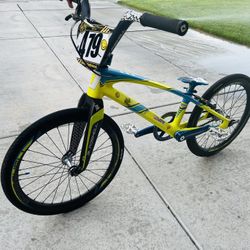 BMX  BIKE AND MORE 