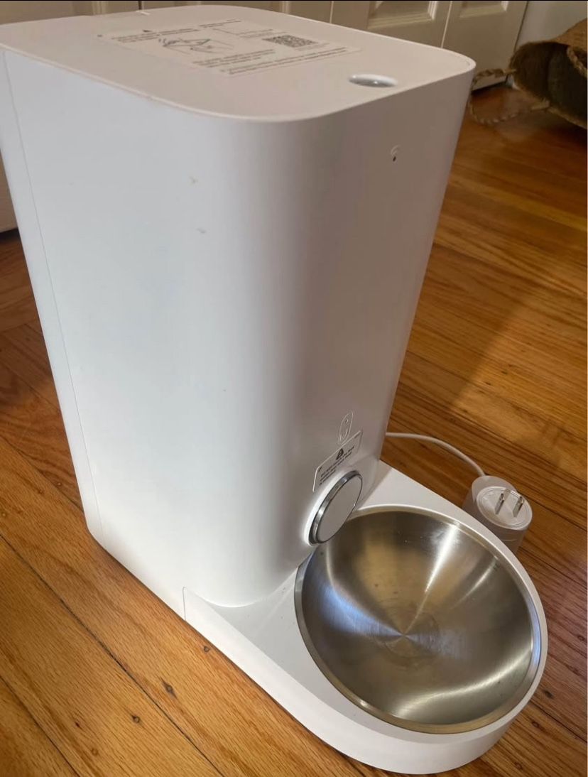 PETKIT 12 Cups 2.85L cat dog auto feeder W6.7 x D 12.5 x H 12.6”