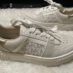Michael Kors Sneakers Size 3