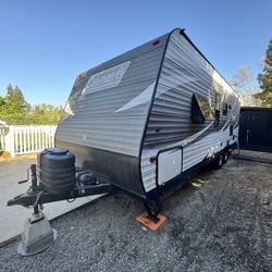 2018 Coleman Lantern Travel Trailer 30ft Clean Title Tagged 