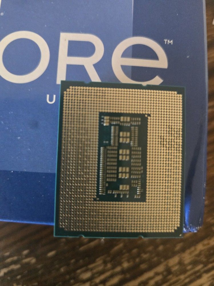 CPU Intel i7 13700f