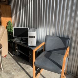 Desk Chair $10 🎁🎈furniture, Chair, House Furniture, Office Chair, Office Furniture, Business Furniture. Wood,  House, Office. 