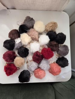 Lot of 24 faux fur pom-pom keychains New