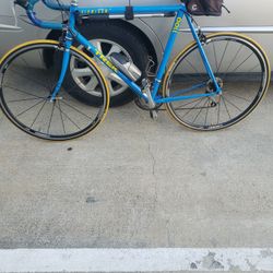 Aluminum bike Good condition ready to go