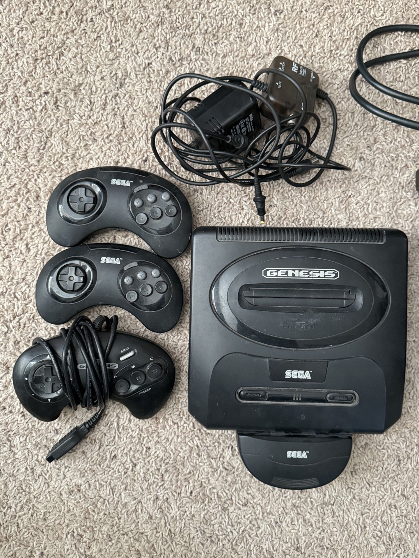 Sega Genesis - 7 Games & 3 Controllers