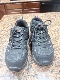 Merrelle  steeltoe shoes 10 1/2