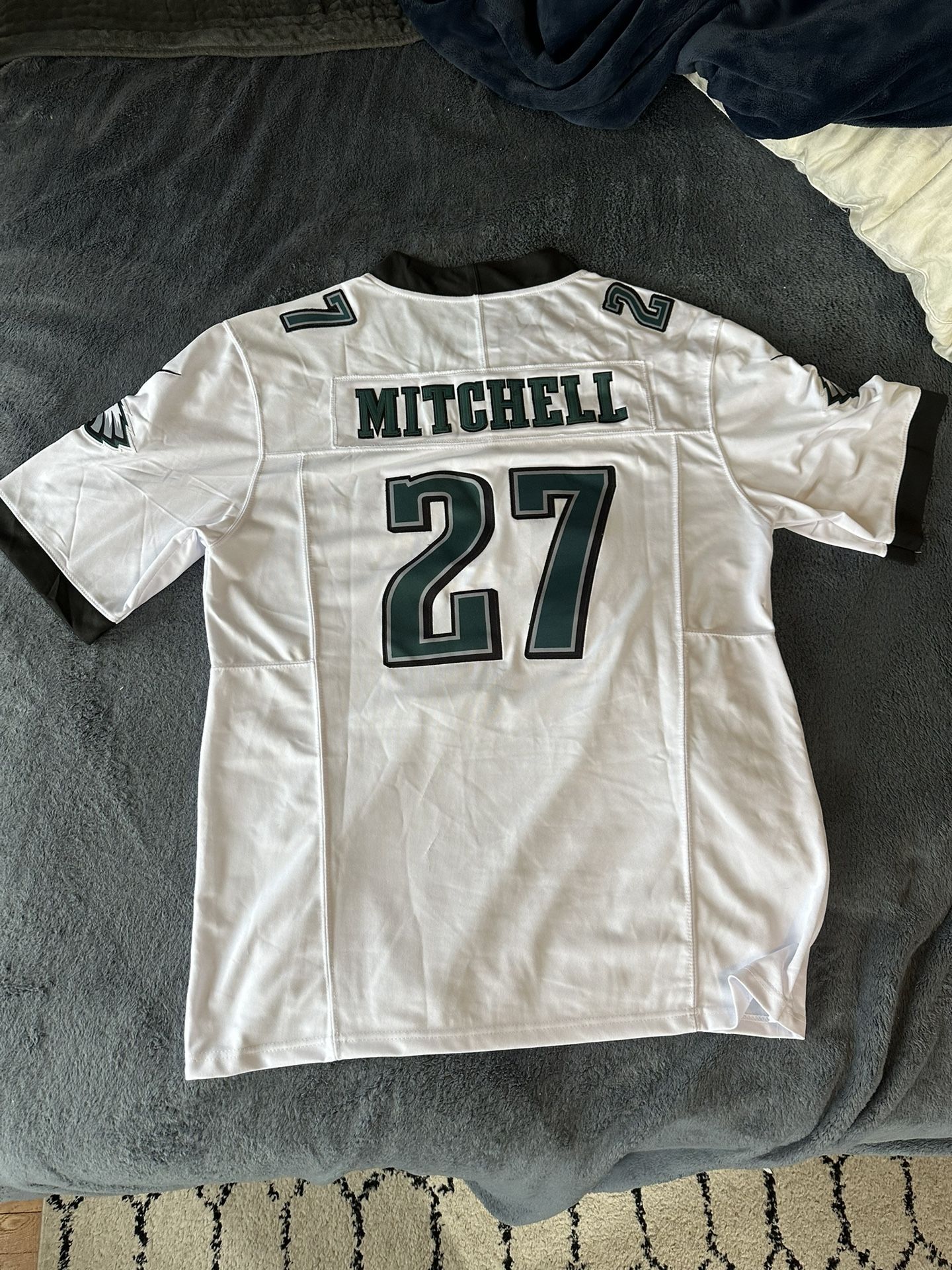 Eagles Away Jersey (Quinyon Mitchell, L)