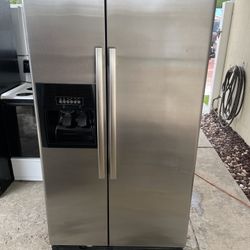 🚨🚨WHIRLPOOL REFRIGERATOR 🚨🚨
