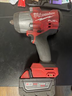 M18 Fuel 18V Impact Wrench 5.0 Ah Battery
