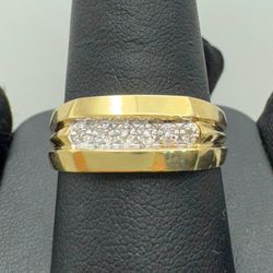 10k solid gold Diamond illusion setting ring size 10