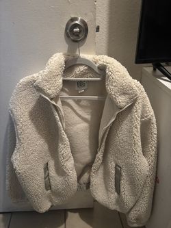 womens white jacket