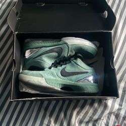 Kobe 4 Girl Dads Sz 8