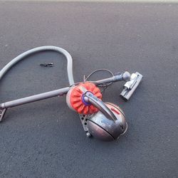 dyson ball vaccum dc39 wirh attachment work