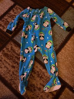 Pijamas 2T and set black Dino size 2T