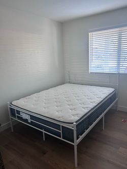 Queen mattress with steel frame