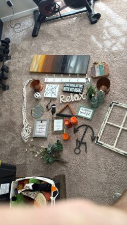 Shelving/wall Decor