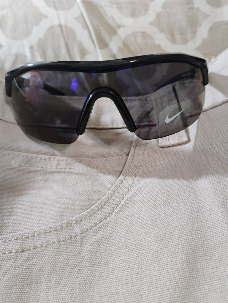 NWOT NIKE SPORTS SUNGLASSES