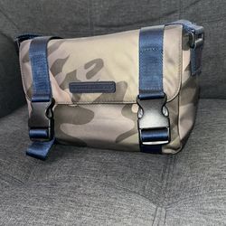 Tommy Hilfiger Camouflage Purse