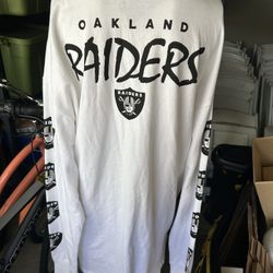 NFL Oakland Raiders long sleeve back hit shirt size large new with tags