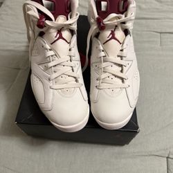 Air Jordon Retro 6 White/Maroon  Size 10.5