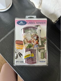 NEW Brother PT-1090 Label Maker