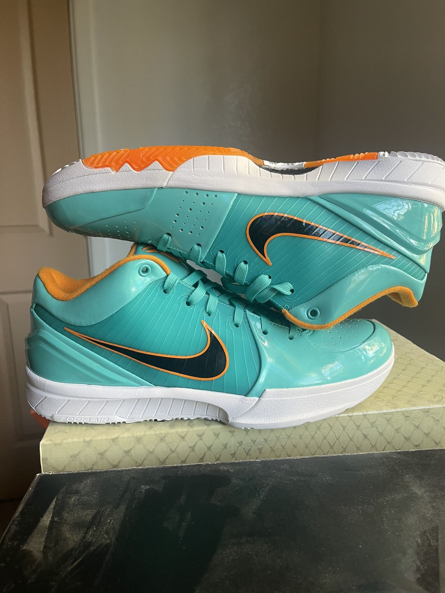 Kobe 4 Protro Undefeated “San Antonio Spurs”