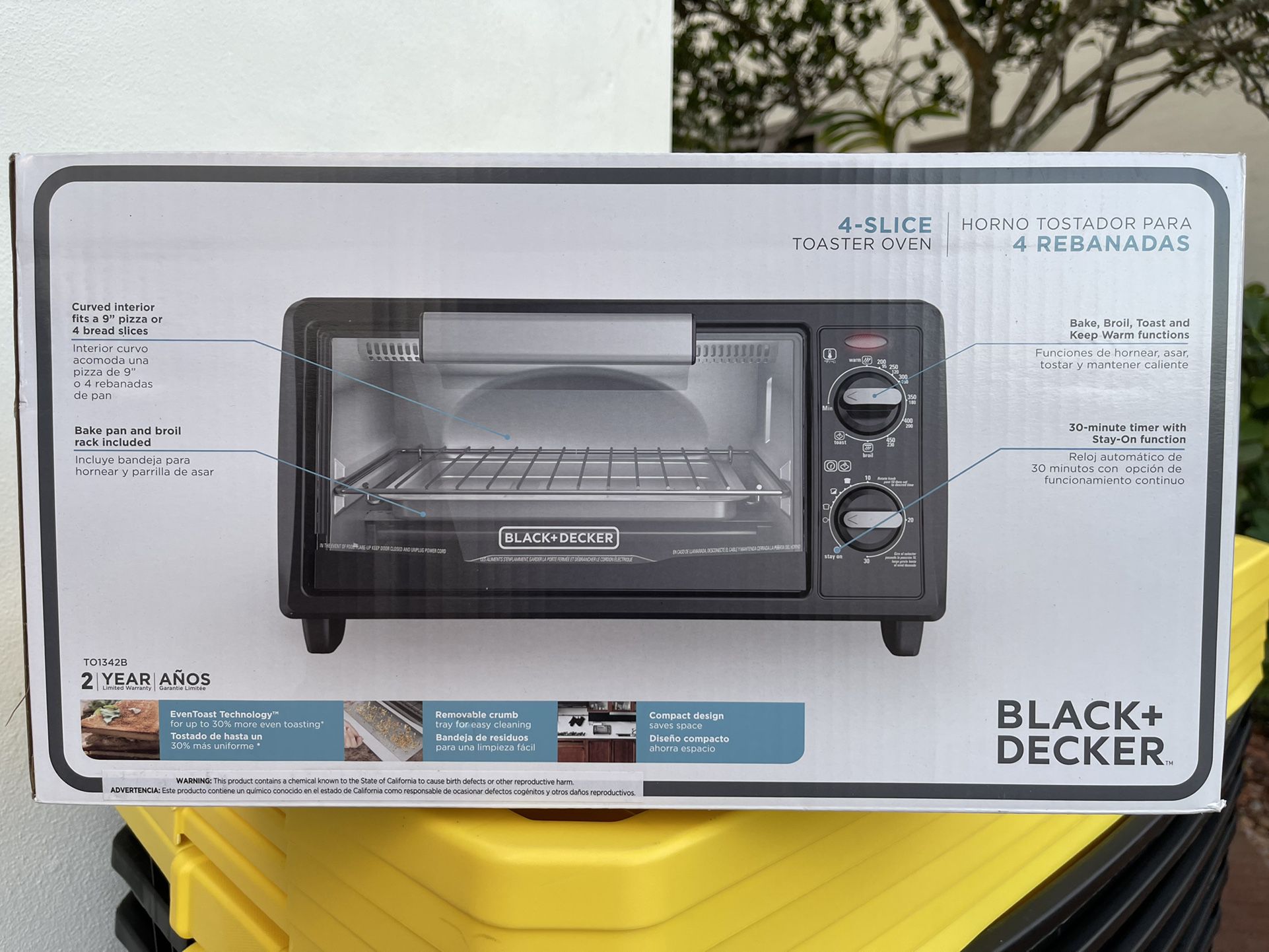 NEW - The BLACK+DECKER® 4-Slice Toaster Oven / TO1341B