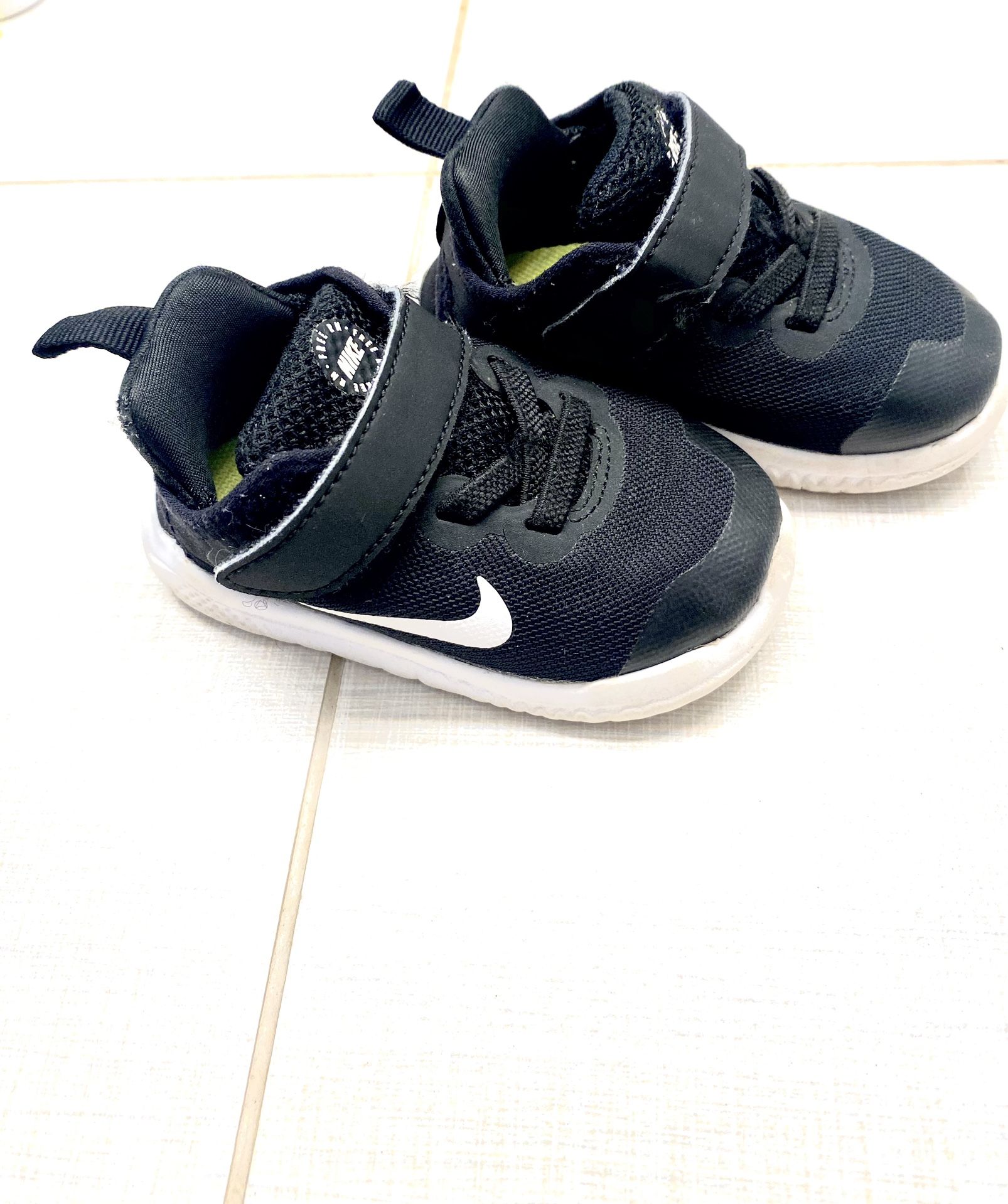 Nike Shoe Size 5c