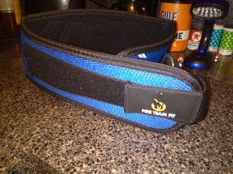 Velcro weight lifting belt new size small
