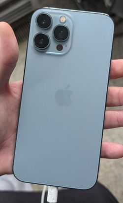 iPhone 13 Pro Max 128GB & Apple Watch Series 7 45mm