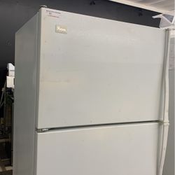 Whirlpool Top And Bottom Refrigerator 