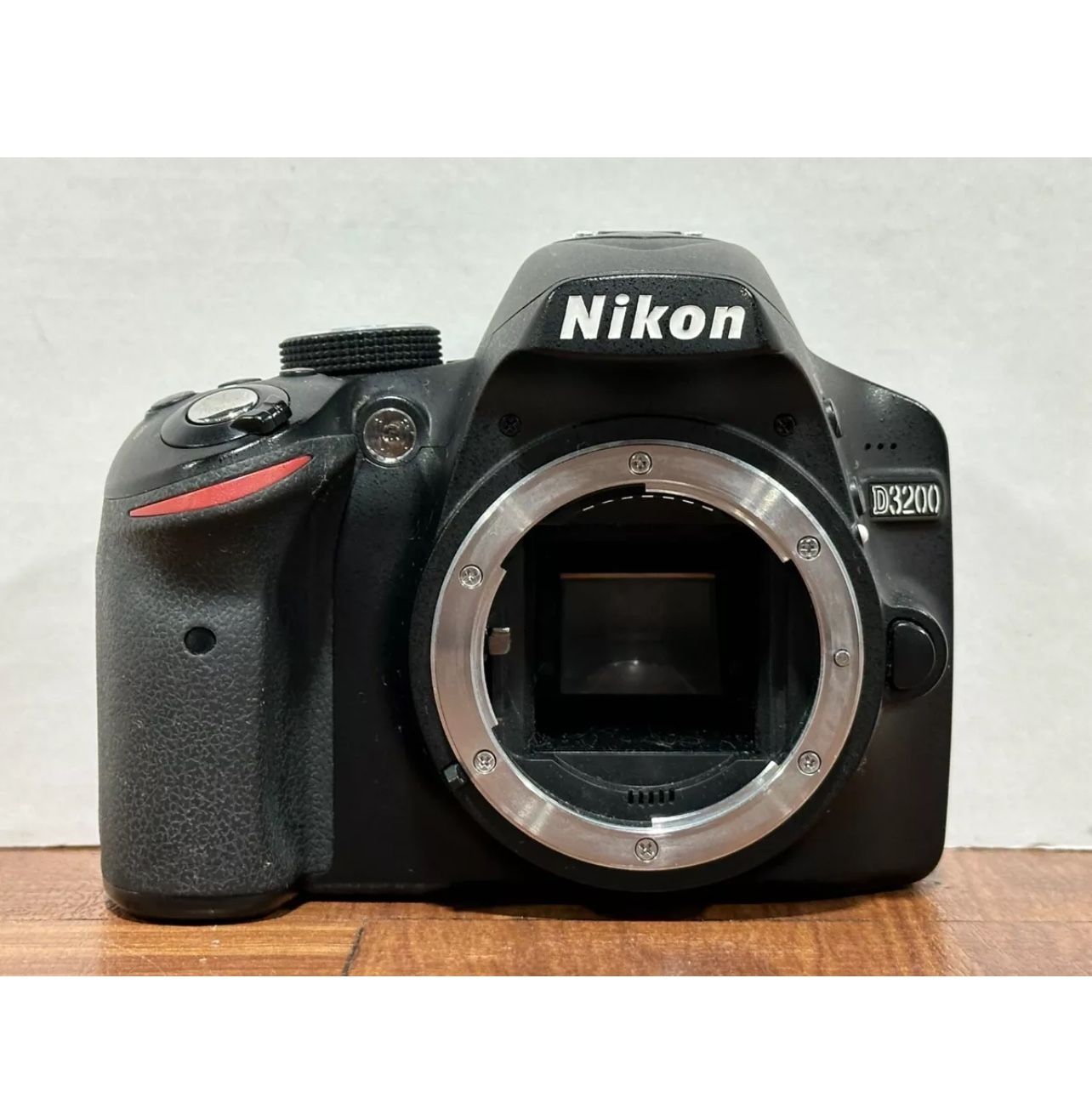 Nikon D3200 24mp camera with wifi and bluetooth