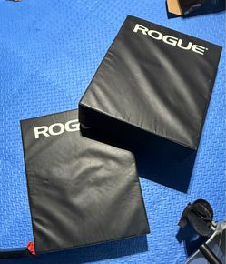 Rouge CRASH CUSHION
