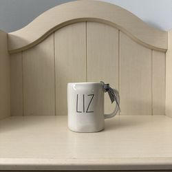 Rae Dunn “Liz” 🌸 Mug