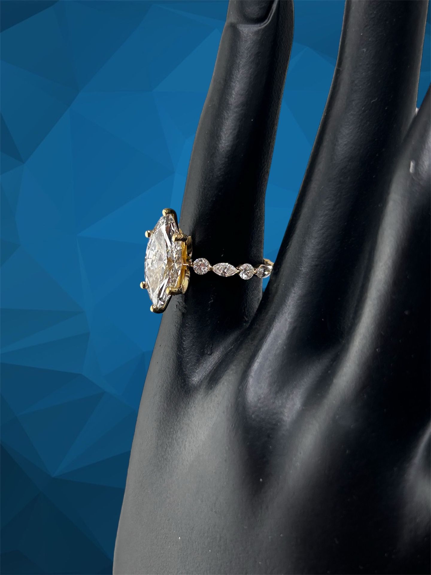 Marquise shape lab-grown certified diamond Ring ๐
