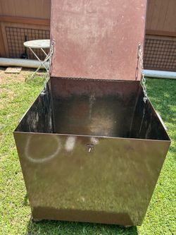Metal tool box   30x30x36H very heavy