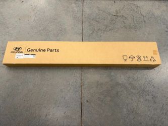 Genuine Hyundai Tucson Cargo Screen (Retractable Cargo Cover), New in Box, CWH15-AK000