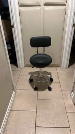 Salon Stool / Saddle Stools