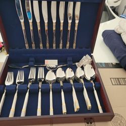 Wallace Silversmith 8 Place Setting