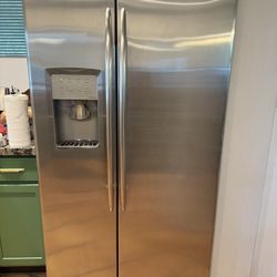GE Side By Side Refrigerator 